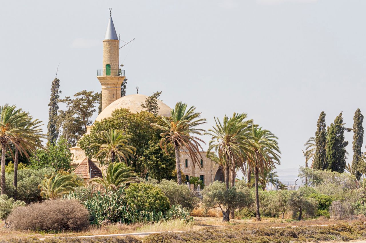 Hala Sultan Tekke, che è una moschea di grande importanza per il mondo musulmano