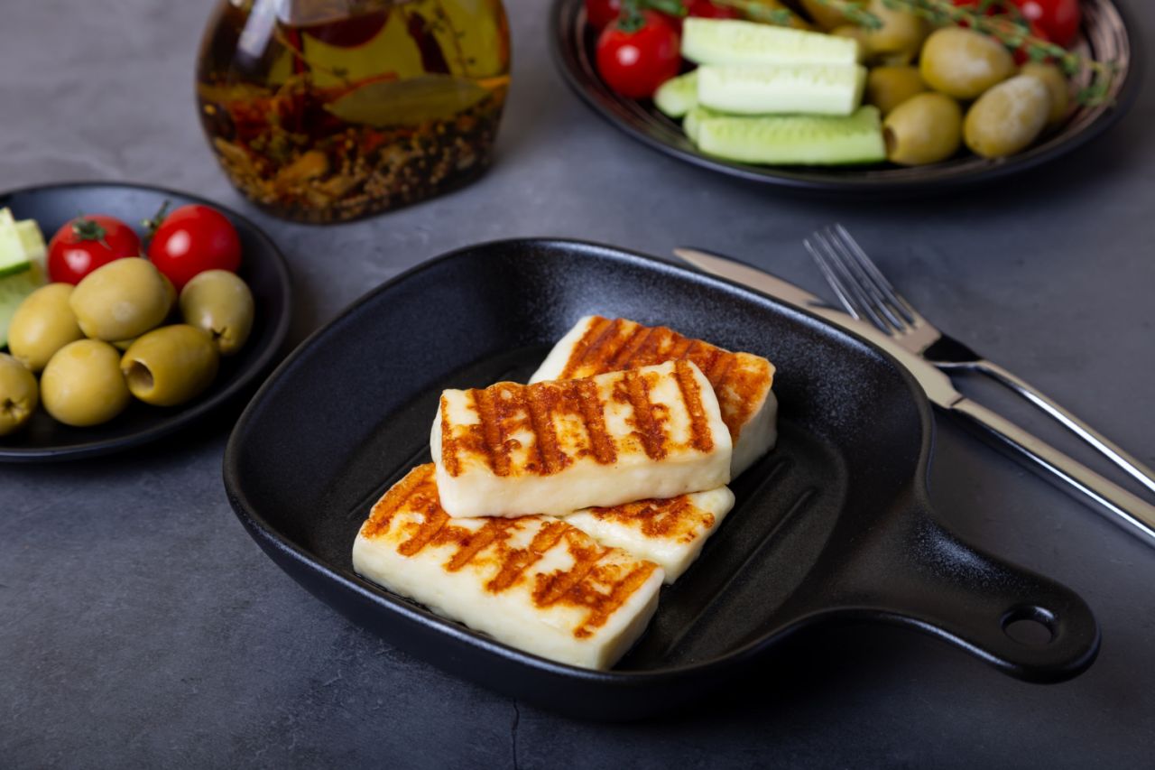 Halloumi 可能是塞浦路斯最着名的产品